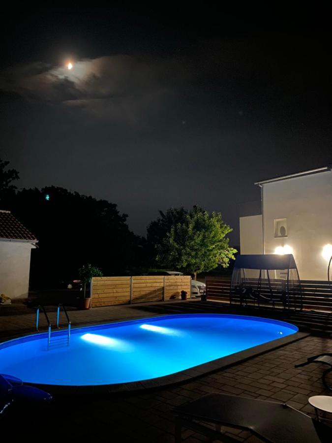 Holiday Home “Marko” With Heated Pool! Нин Экстерьер фото