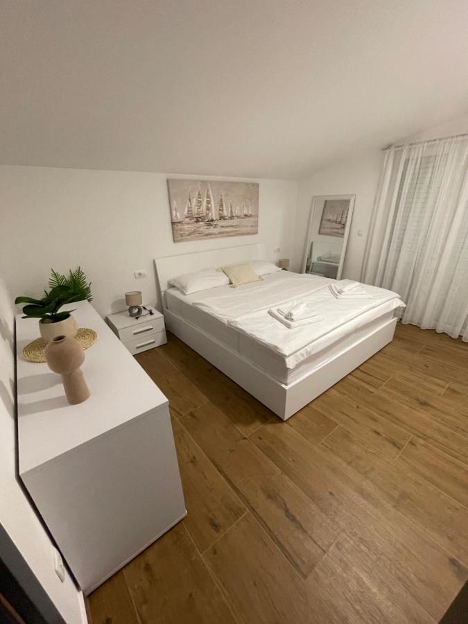 Holiday Home “Marko” With Heated Pool! Нин Экстерьер фото