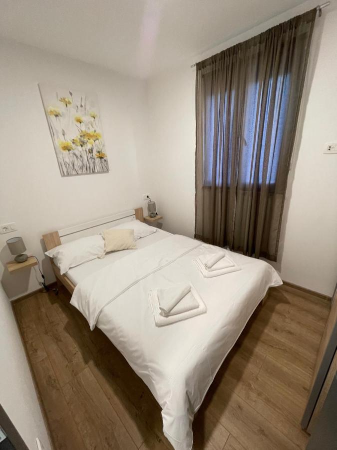 Holiday Home “Marko” With Heated Pool! Нин Экстерьер фото